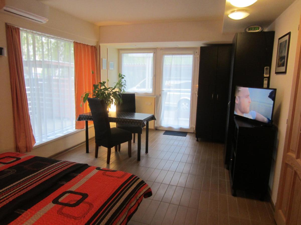 Elso Fecske Apartmanok Siófok Exteriör bild