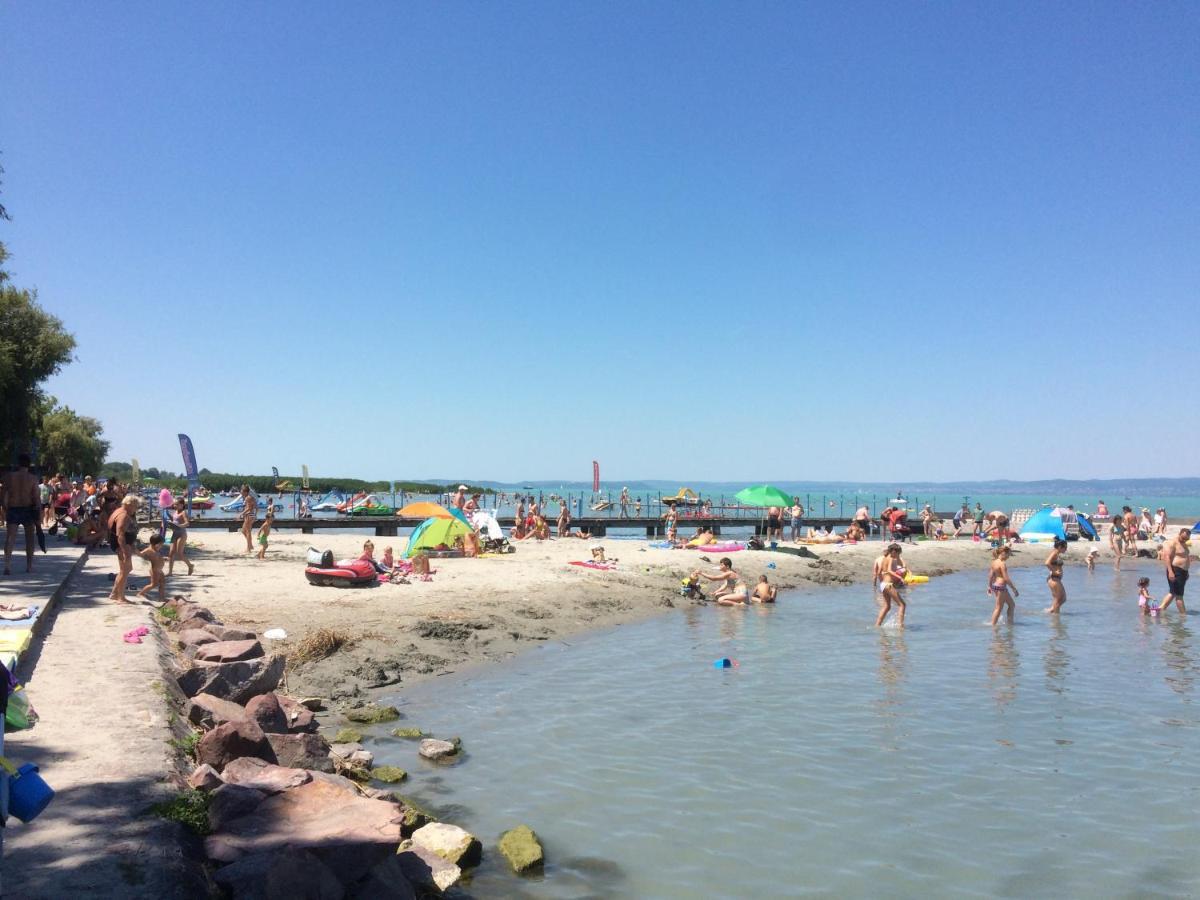 Elso Fecske Apartmanok Siófok Exteriör bild