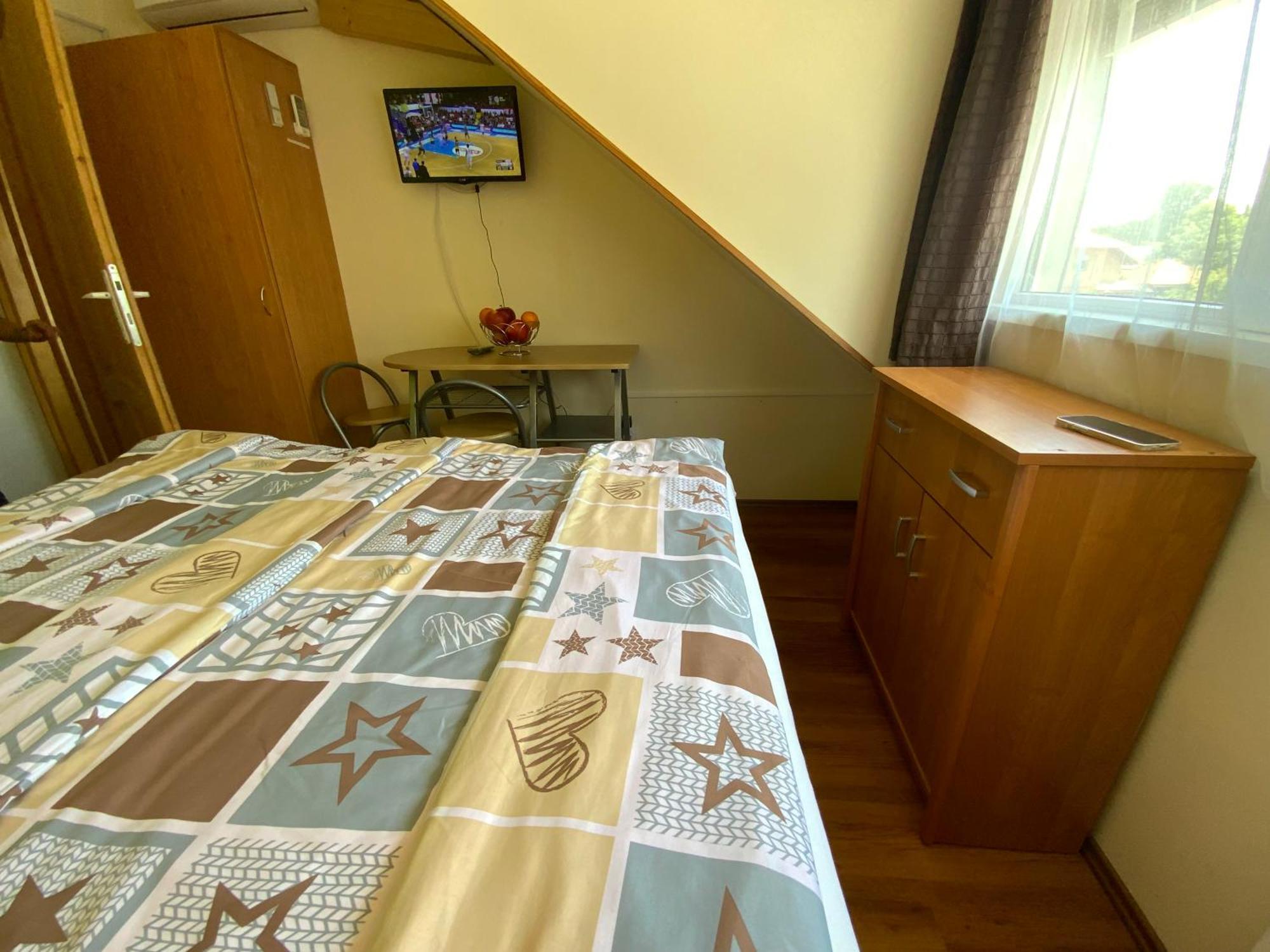 Elso Fecske Apartmanok Siófok Exteriör bild