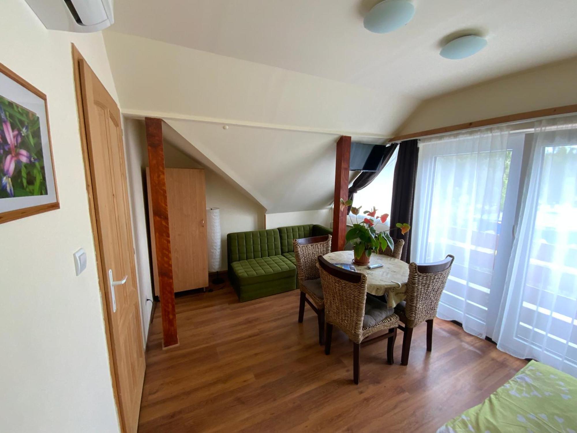 Elso Fecske Apartmanok Siófok Exteriör bild