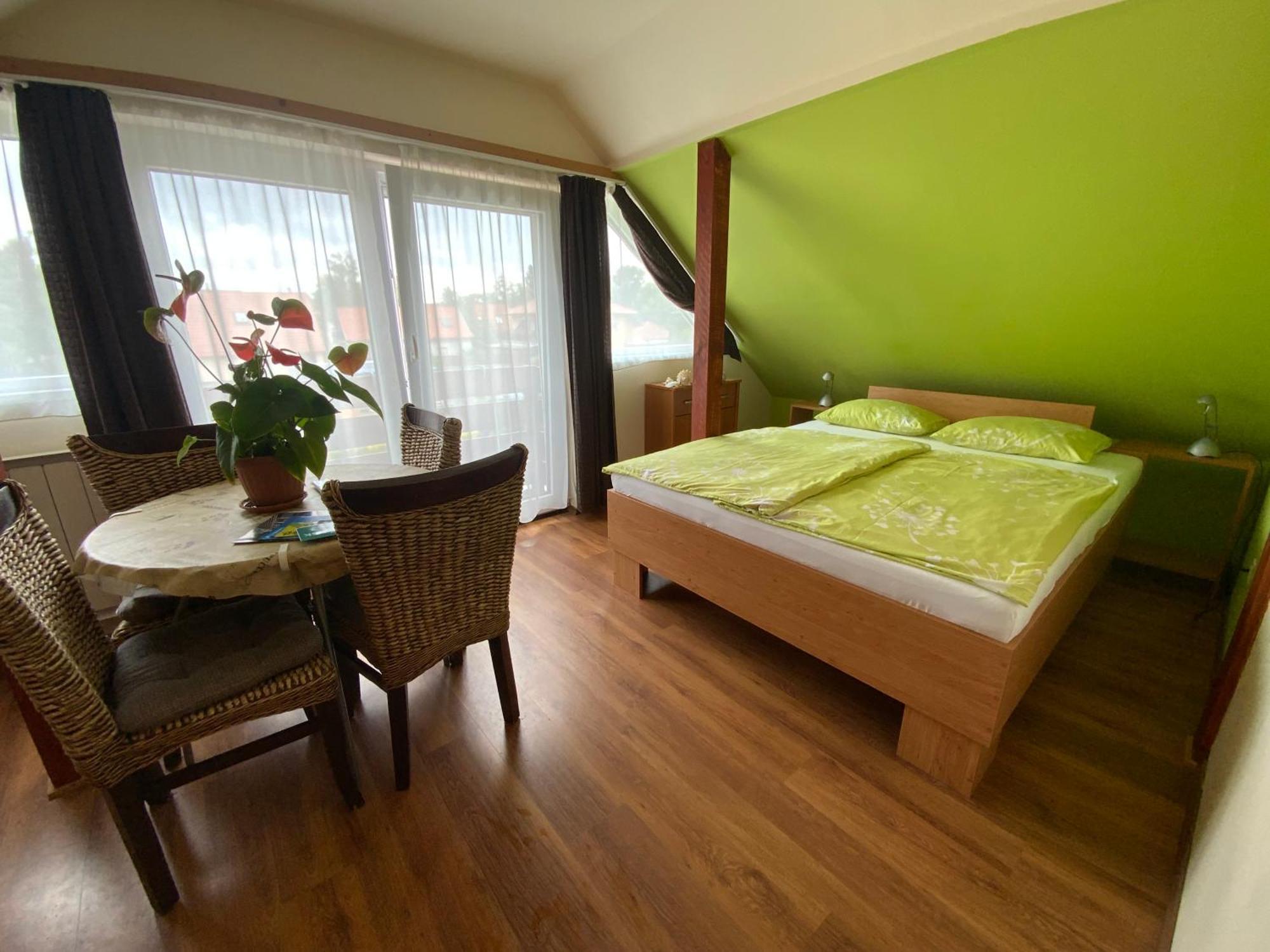Elso Fecske Apartmanok Siófok Exteriör bild
