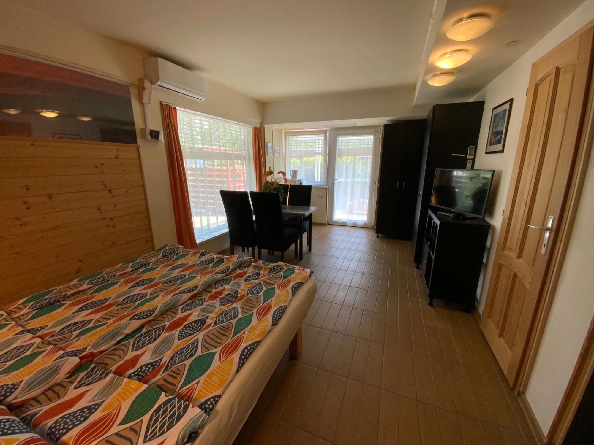 Elso Fecske Apartmanok Siófok Exteriör bild