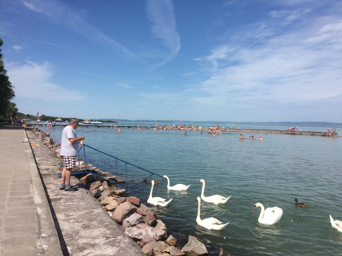 Elso Fecske Apartmanok Siófok Exteriör bild